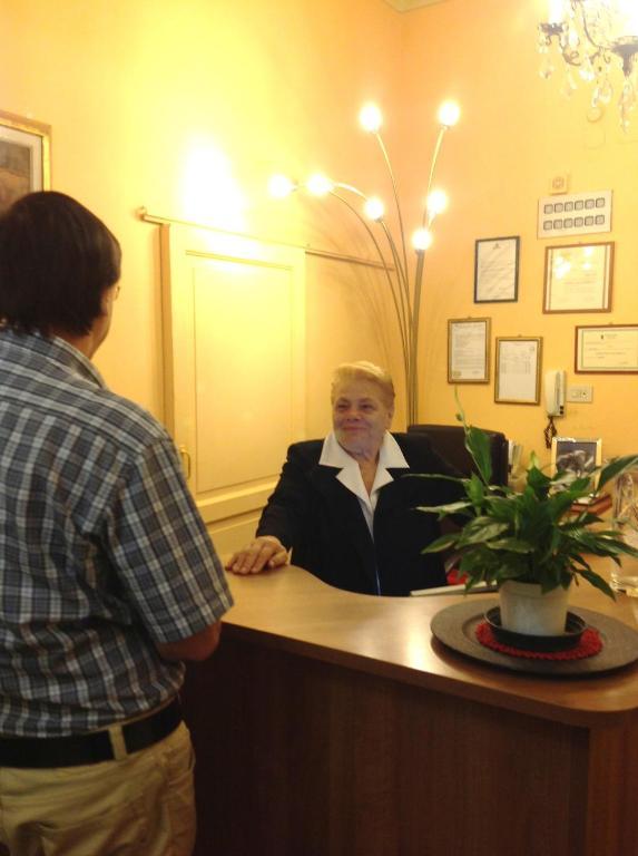 Anna Hotel 2*